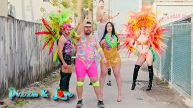 miniatura-T1:E8 "¡Aquí baila hasta el difunto! " miniatura-video